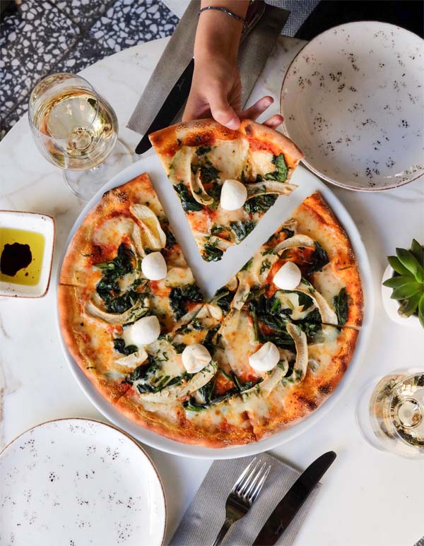 Friskbagt pizza hos Napolitana
